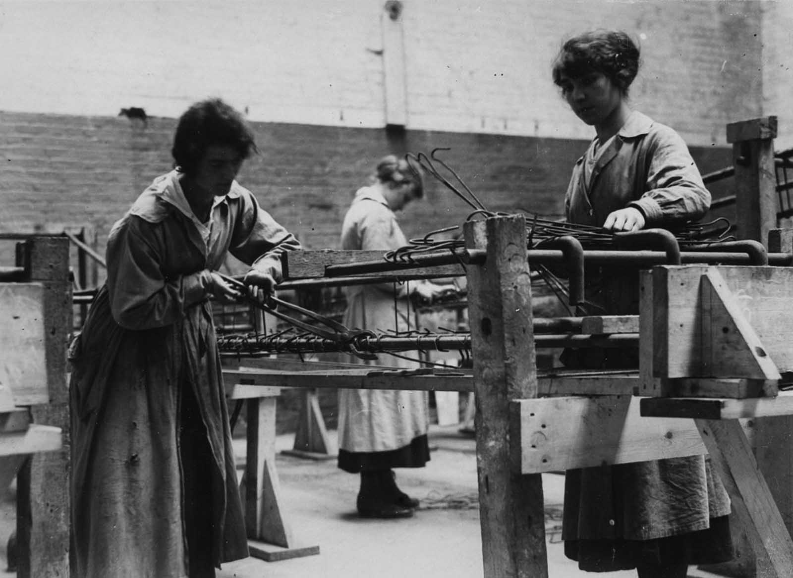 Lorsque le militaire Britannique, le secteur est dominé par les femmes, 1914-1918