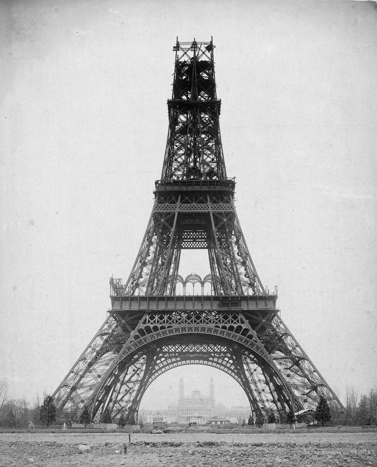 Tour Eiffel en construction, 1887-1889 ⋆ Photos historiques rares - Et