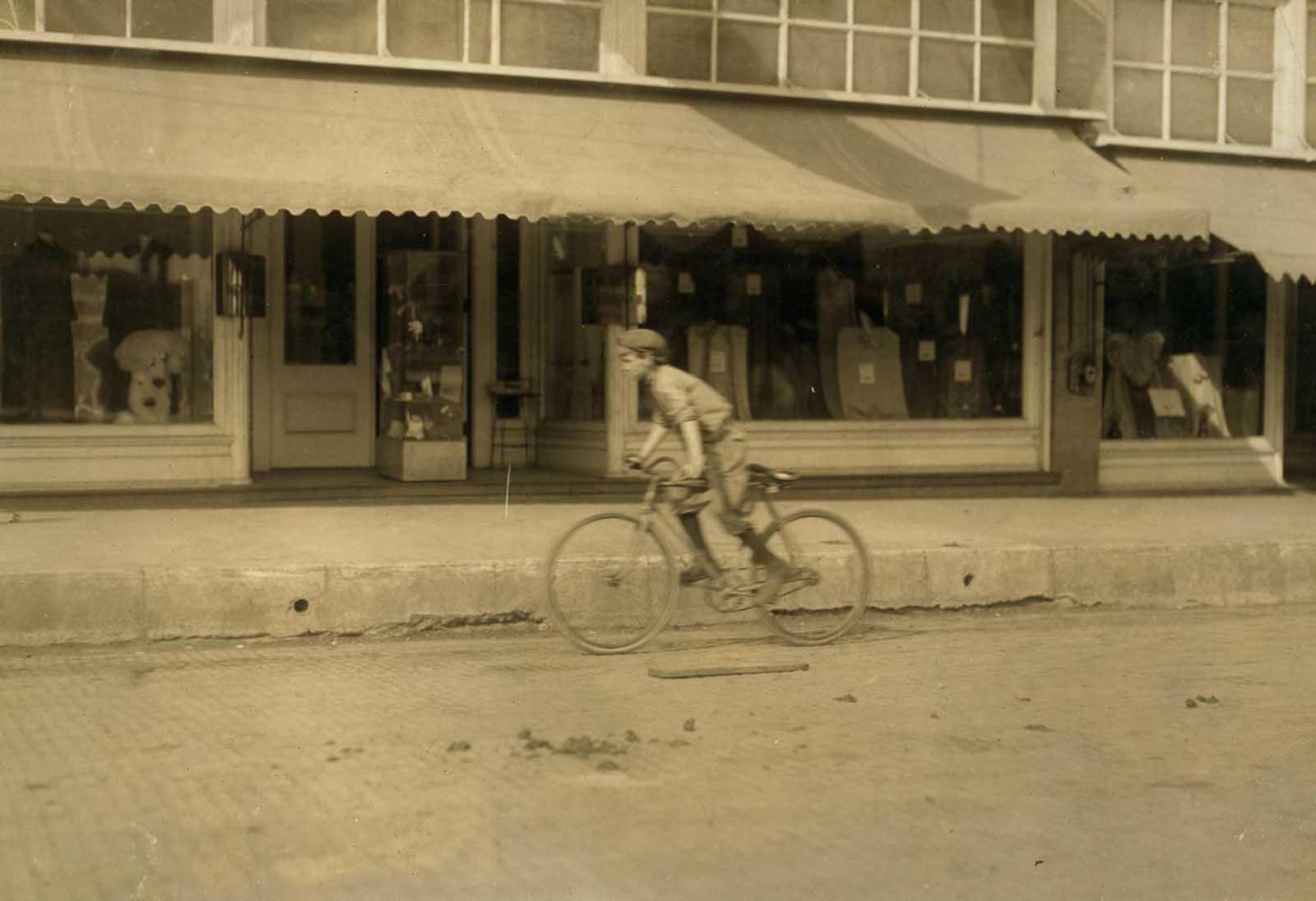 Le début de l'adolescence vélo messagers, 1908-1917