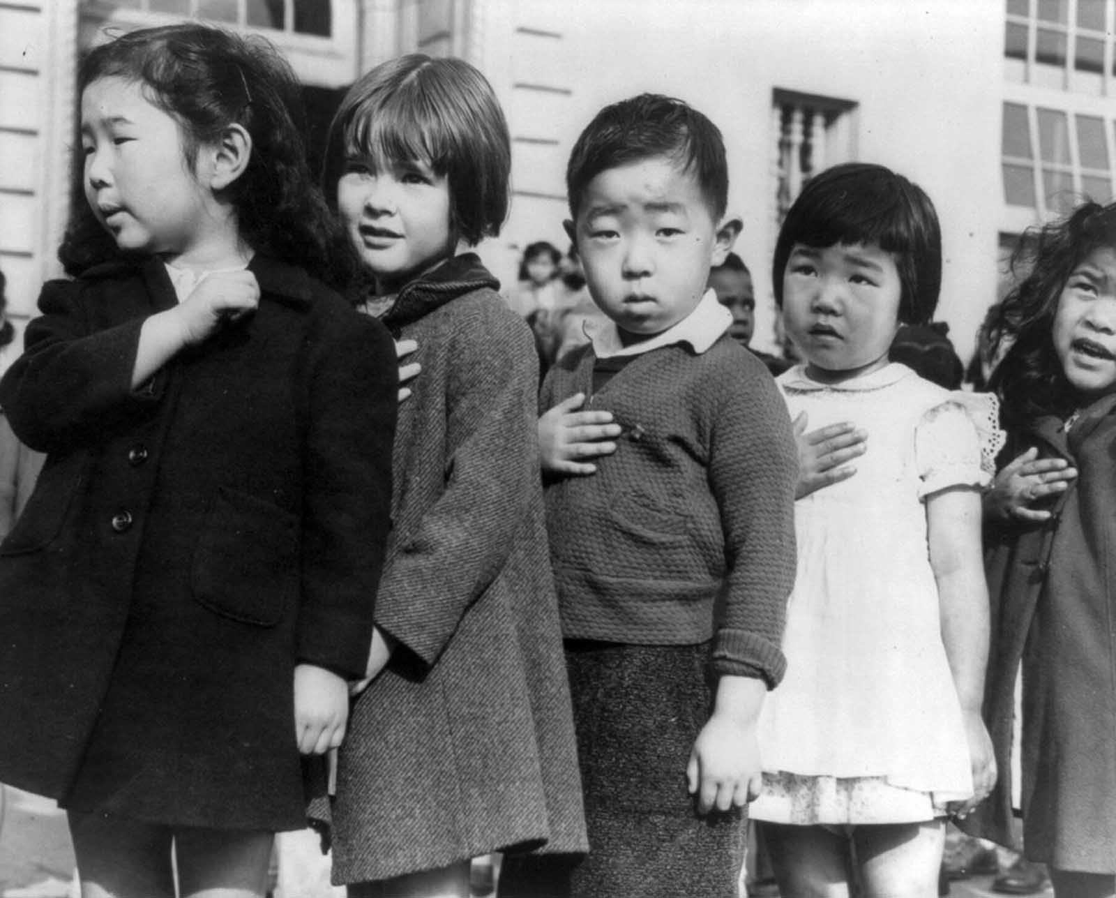 L'internement des Japonais-Américains en images, 1942-1944