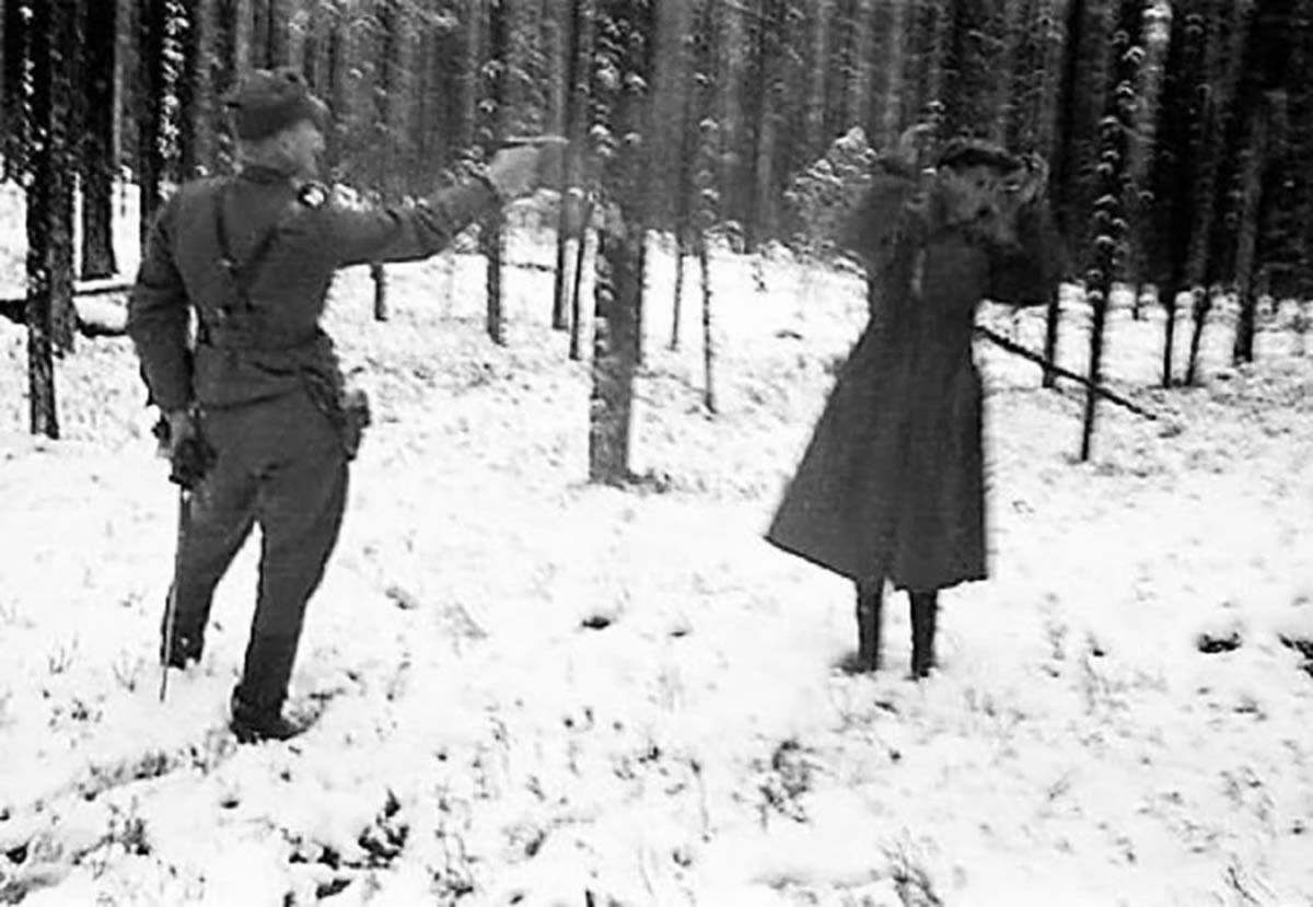 Espion russe rire tout au long de son exécution, en Finlande, en 1942
