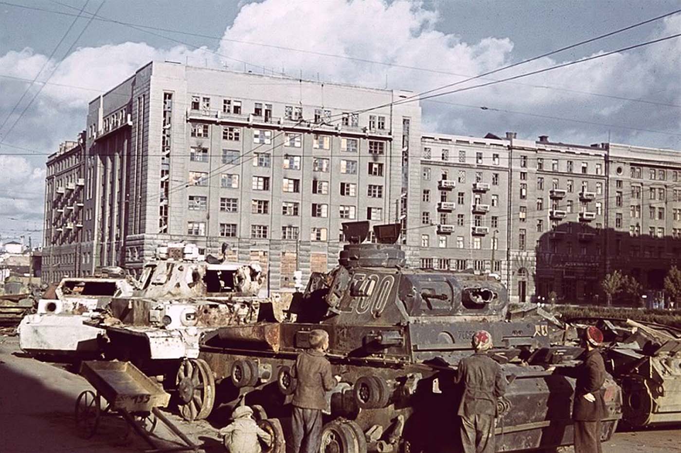 L'Occupation allemande de Kharkov en couleur, 1941