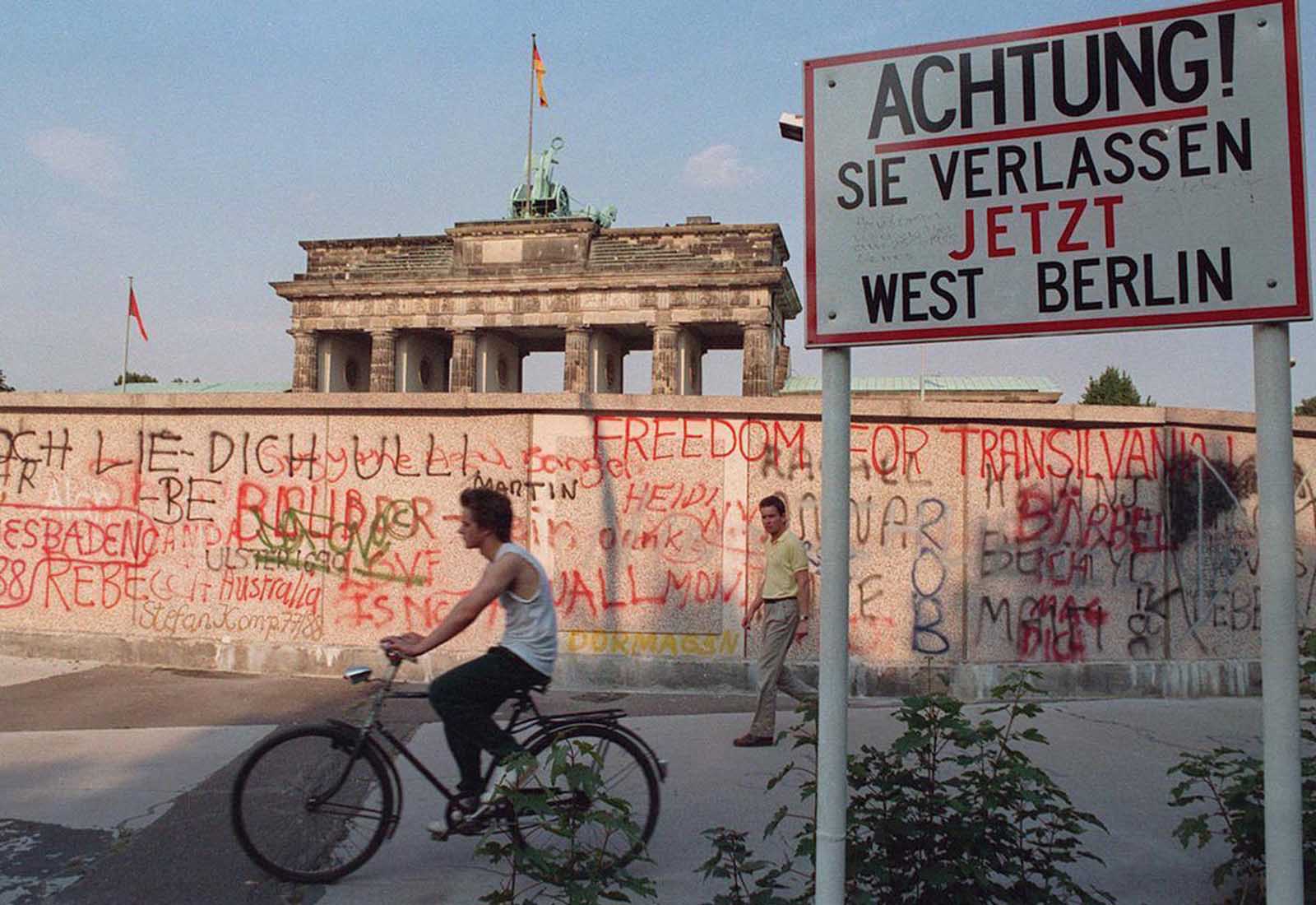 L'histoire du Mur de Berlin en images, 1961-1989