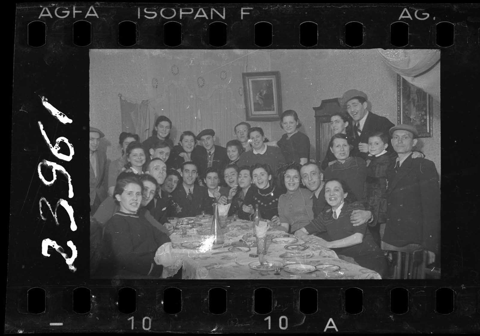 À l'intérieur de l'époque Nazie contrôlée ghetto de Lodz, 1940-1944