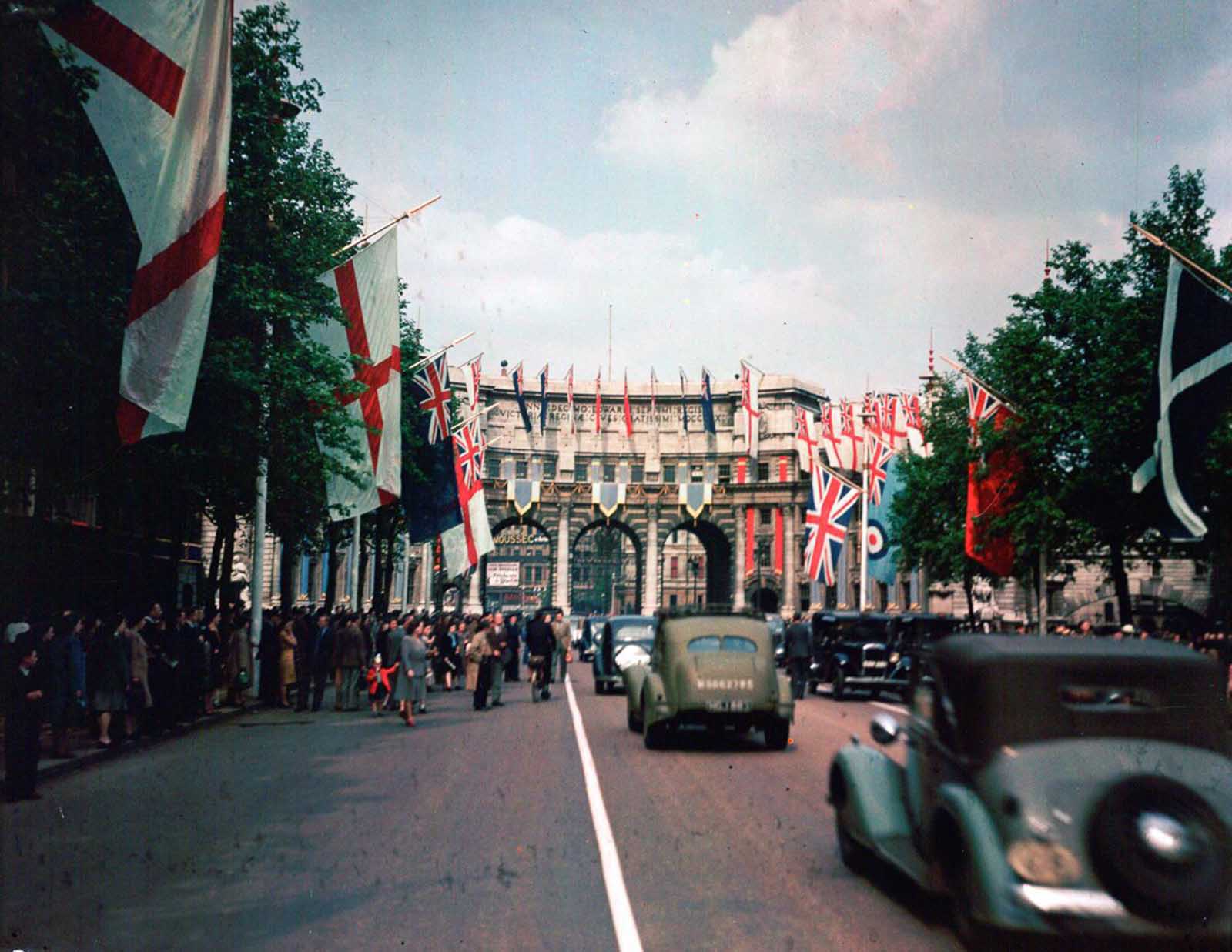 De rares photos de Londres en Dufaycolor, 1943-1945