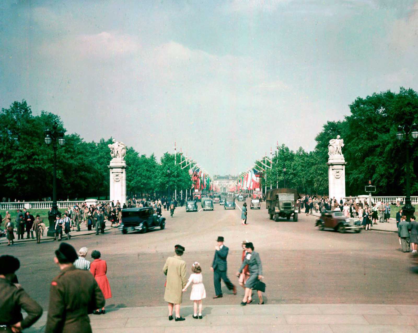De rares photos de Londres en Dufaycolor, 1943-1945