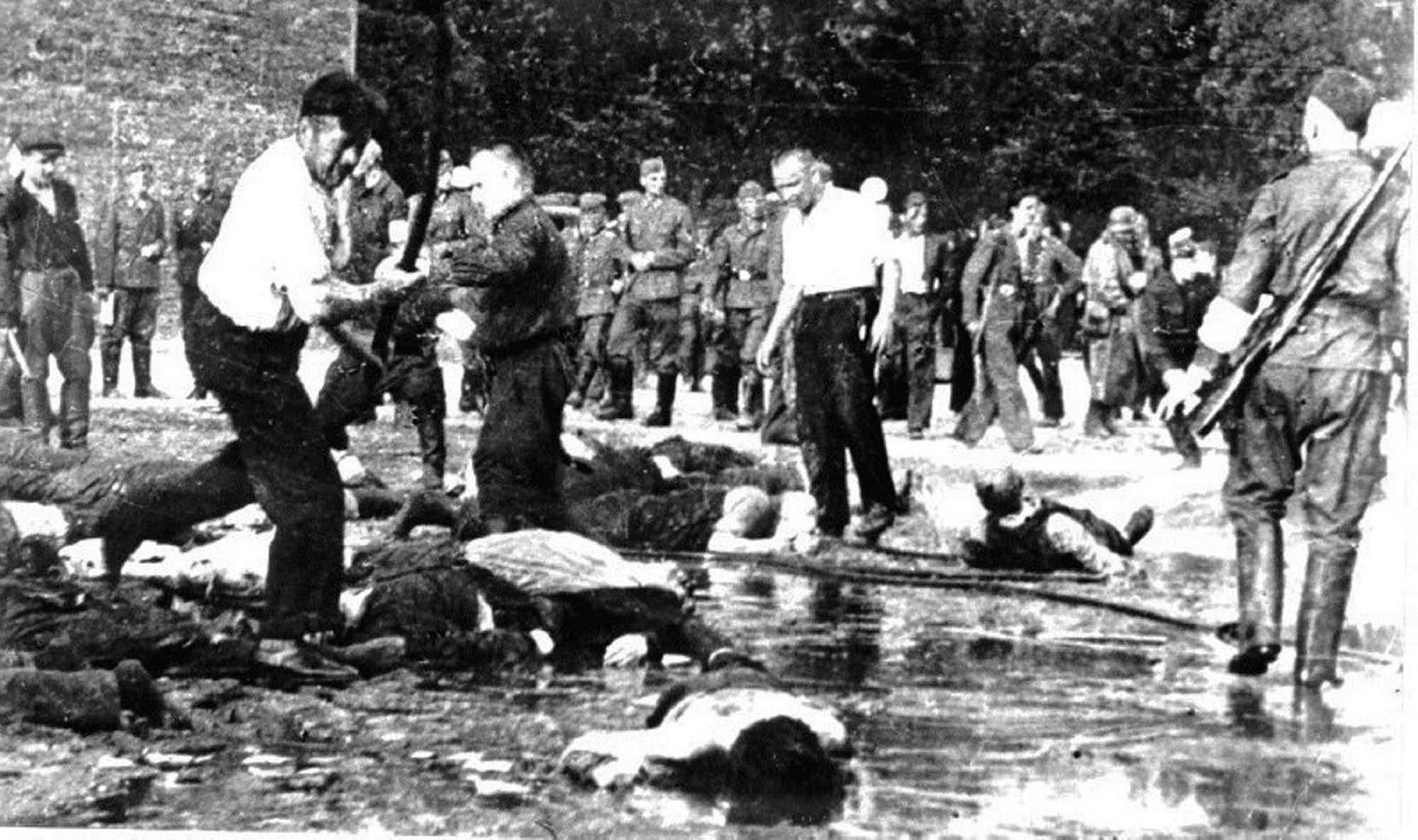 Le Kovno Garage Massacre – lituanien nationalistes clubbing Juifs Lituaniens à la mort, 1941