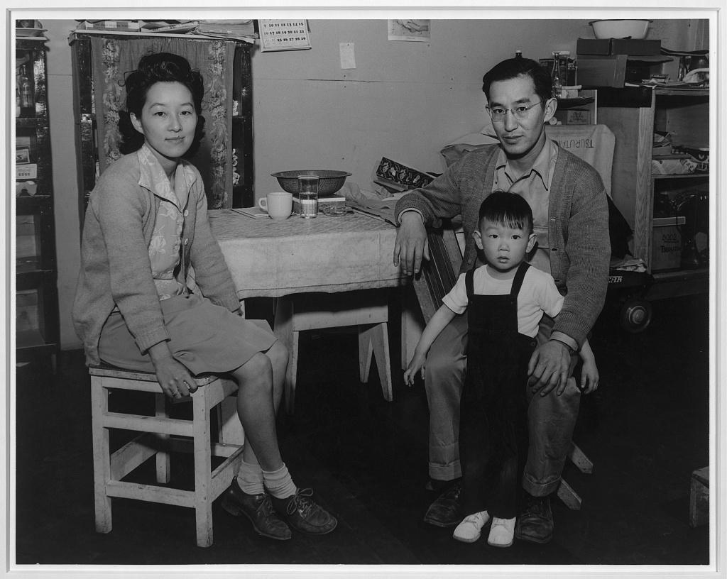 Ansel Adams Photos des Japonais-Américains, les Prisonniers de Guerre Au Camp d'Internement de Manzanar