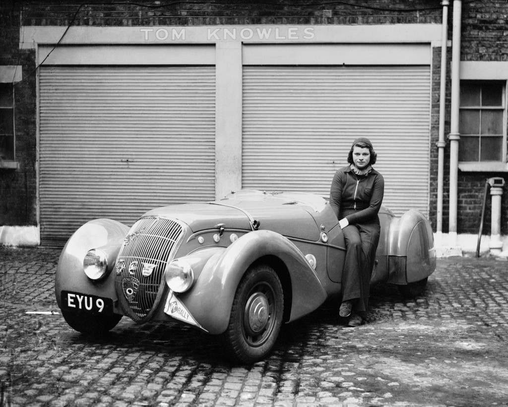 Brooklands, et le plus Étonnant, Femmes Pilotes de Course des années 1930