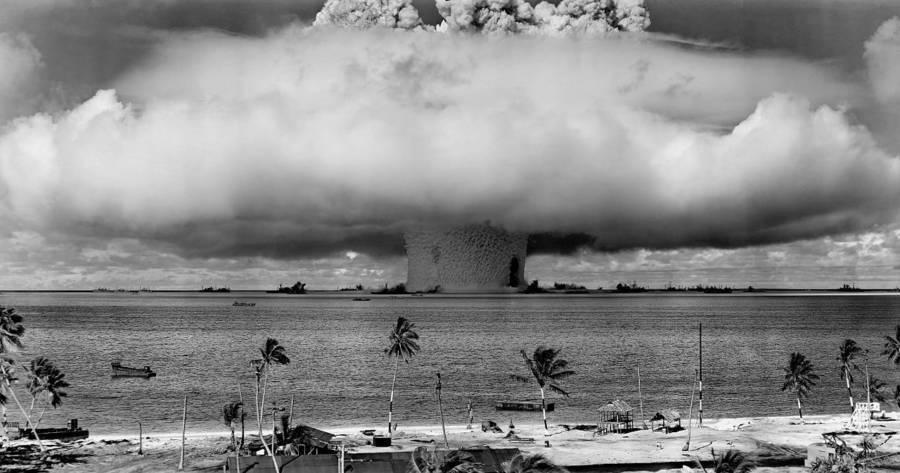 Étrange Nucléaire de la Guerre Froide Essais de Photos à partir de la Hauteur de l'Âge Atomique