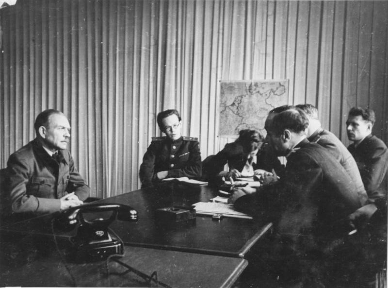 Le colonel-général, Guderian lors de son interrogatoire pendant le processus de Nuremberg