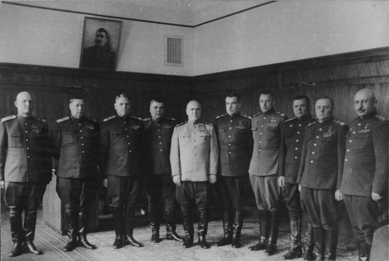 Photo de groupe des commandants des fronts de la Grande guerre Patriotique