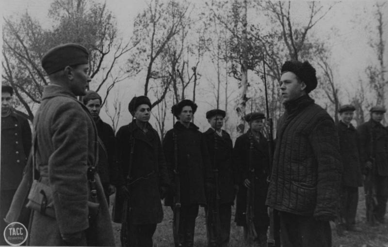 Les combattants de l'Всевобуча au cours de Kronstadt