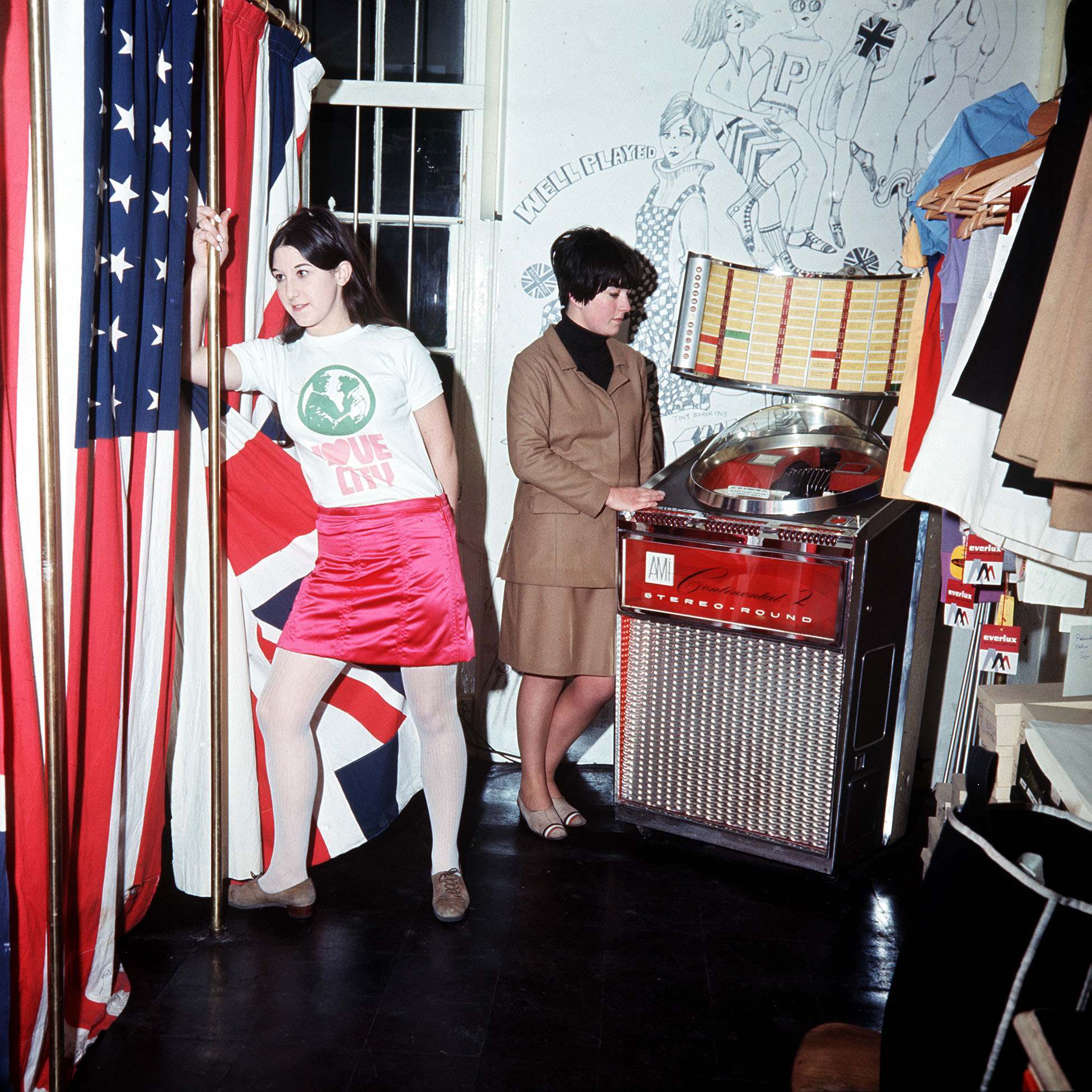 “Fun-Maker” Pauline Fordham et son Swinging Sixties à la Boutique dans le quartier de Soho, 1966