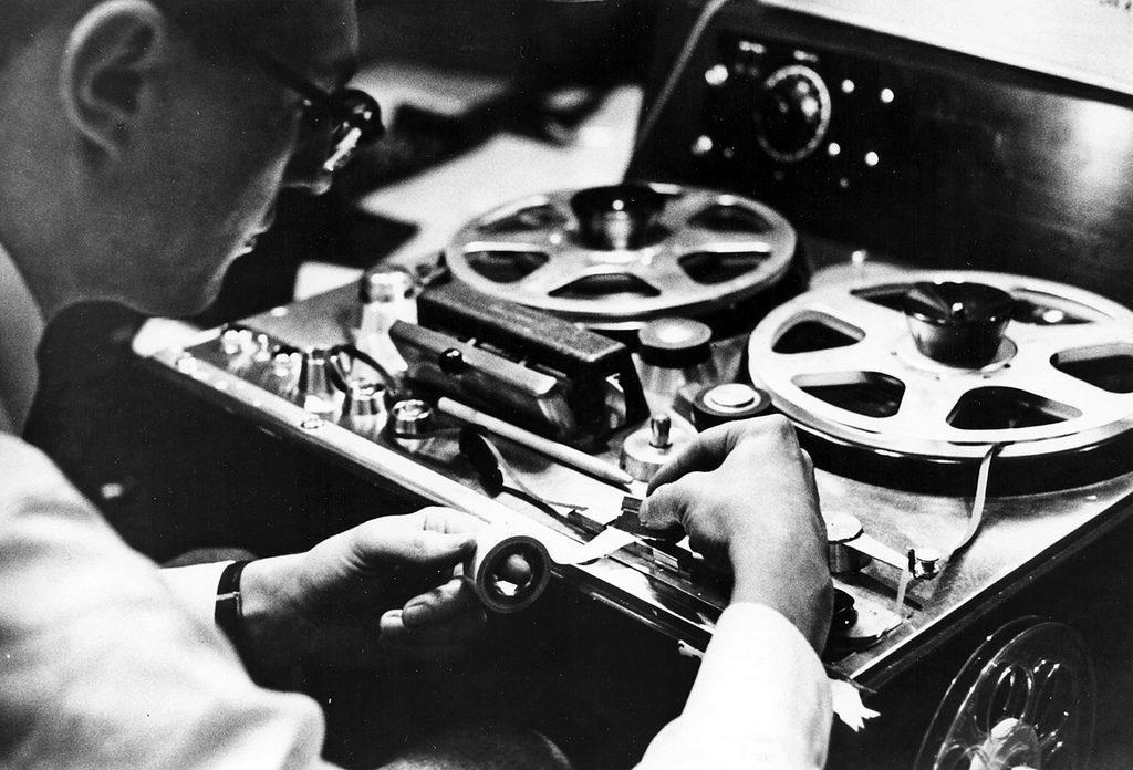Comment Les Disques Vinyles Et Des Cassettes De Musiques (1954)