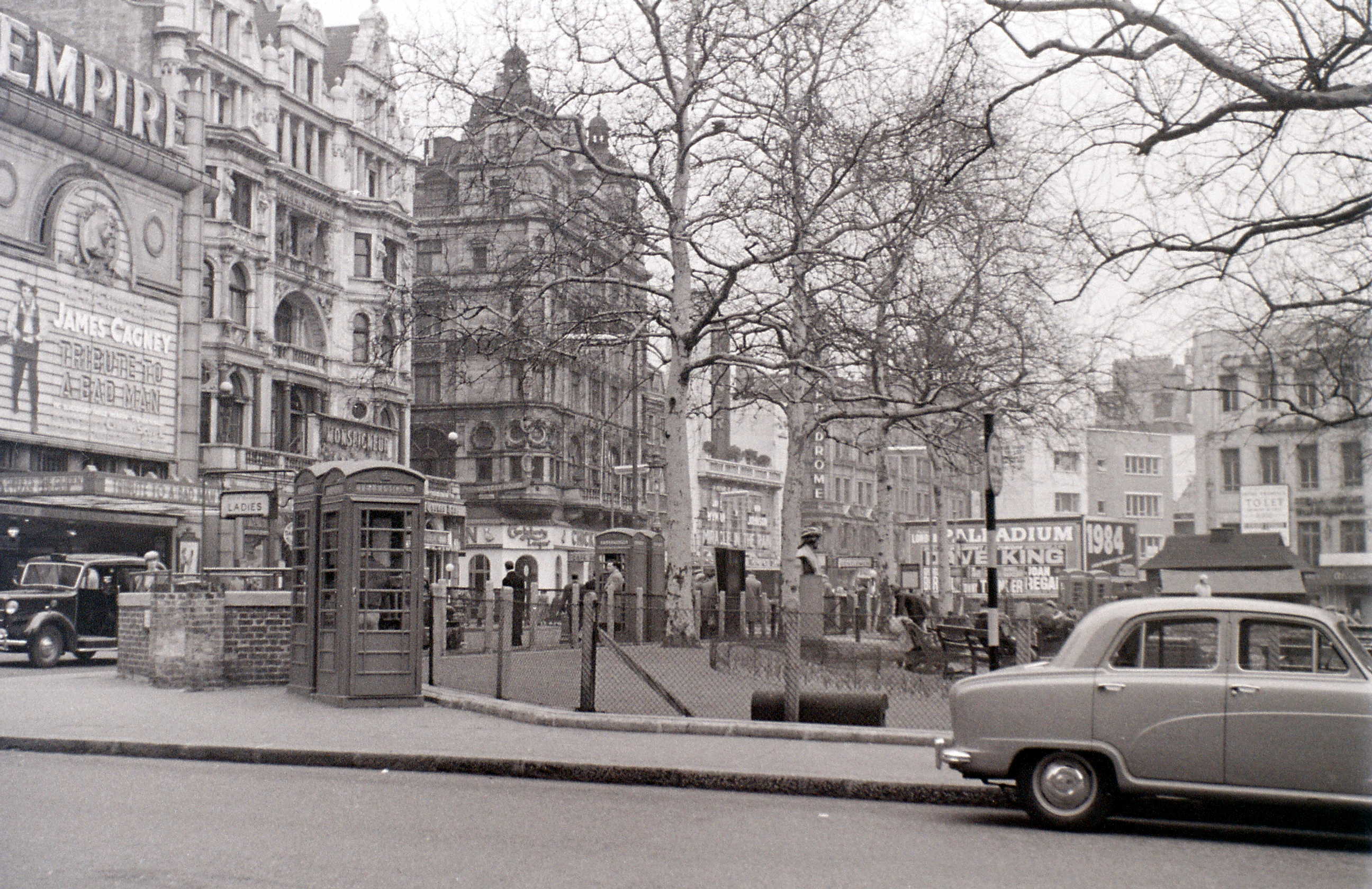 Évocateur des Photos du West End de Londres dans les années 1950