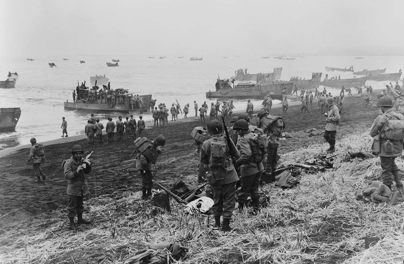 La bataille de Midway et de la Campagne des Aléoutiennes, dans de rares photos, 1942-1943