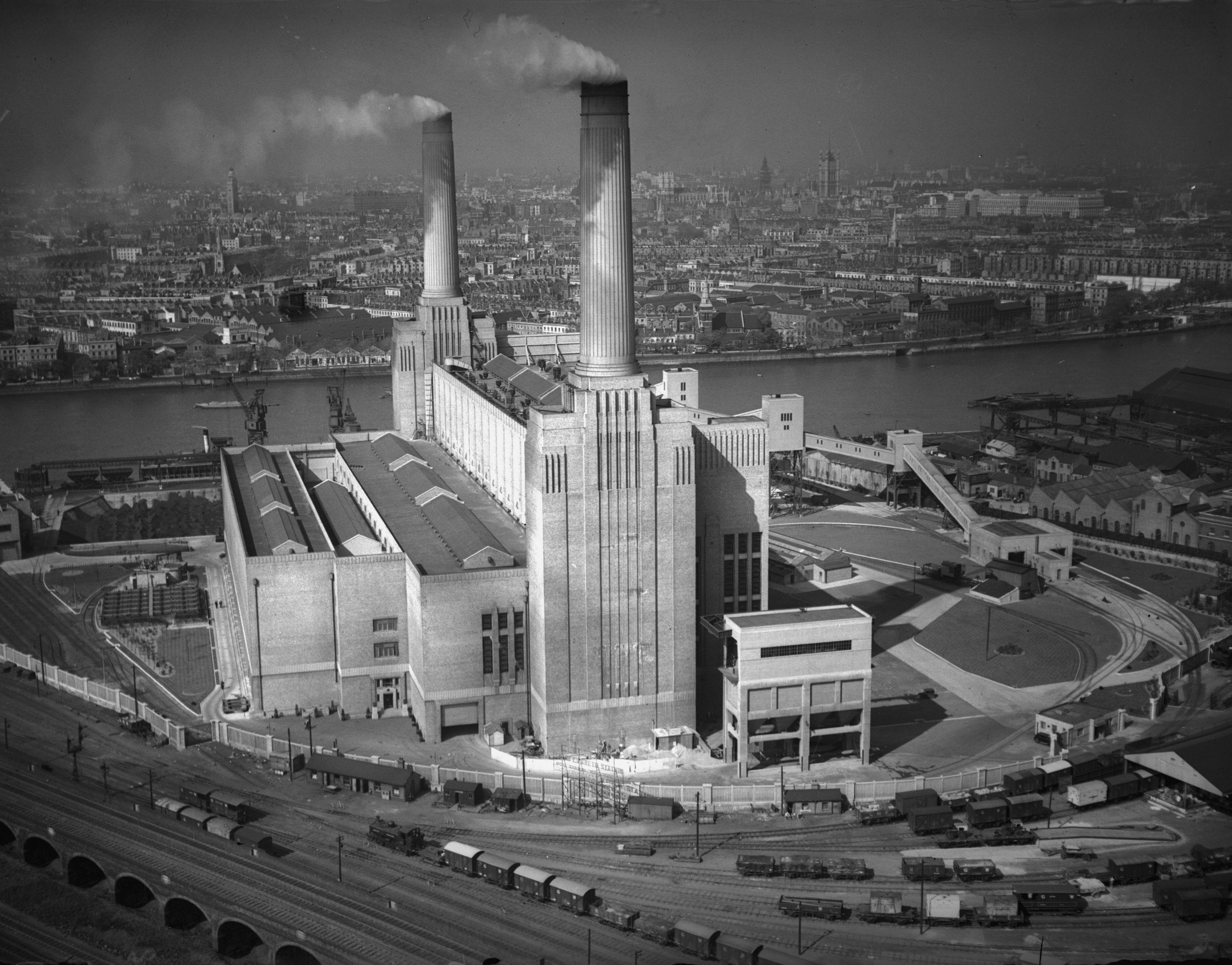 "La Cathédrale d'Électrons – L'Histoire de la Battersea Power Station