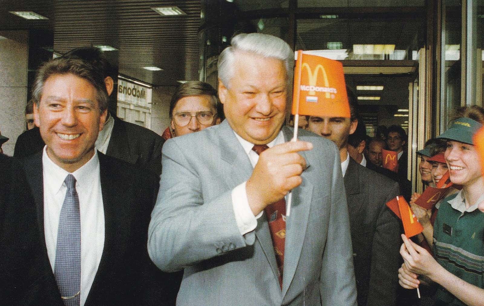 Le premier Mcdonald's à Moscou, qui a poussé la ville folle, 1990