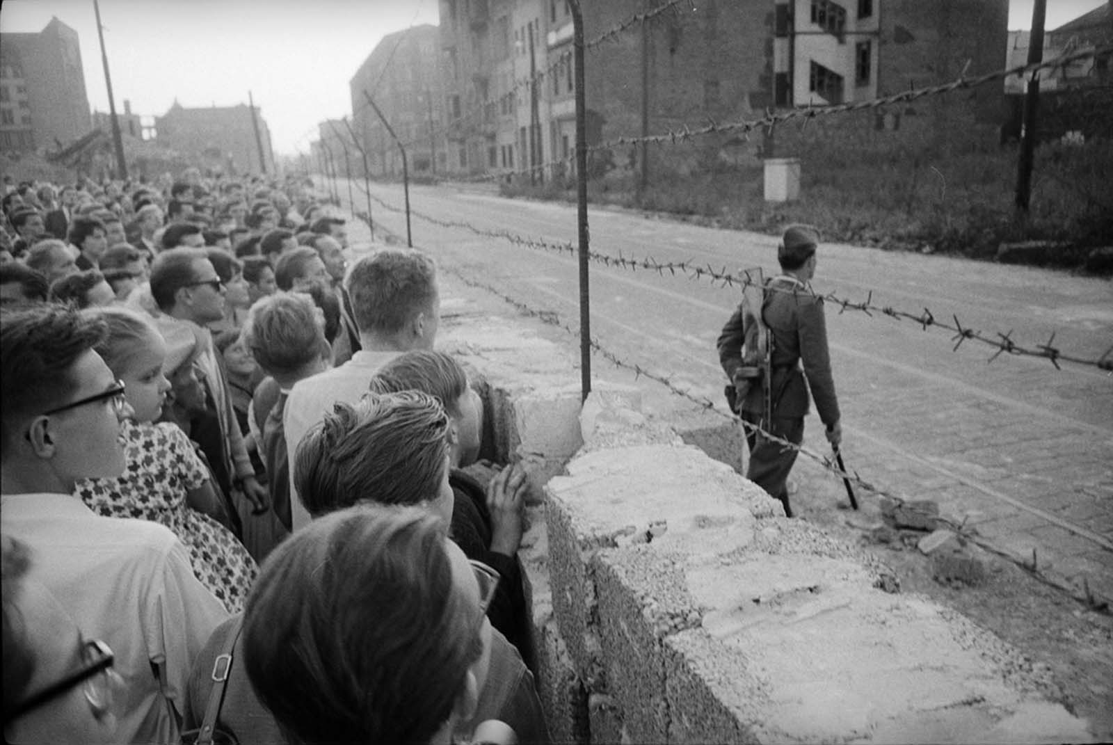 La Montée de la chute du Mur de Berlin 1961-1989