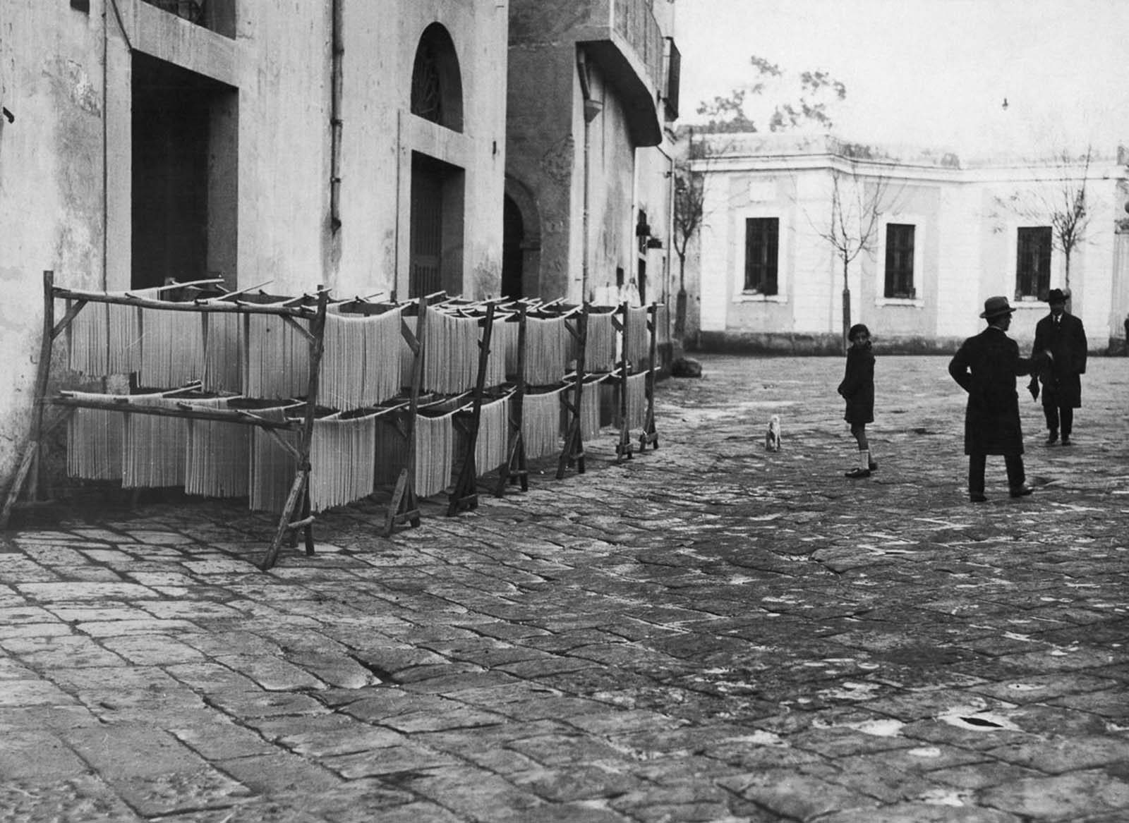 Pâtes italiennes de production dans de rares photos, 1925-1955