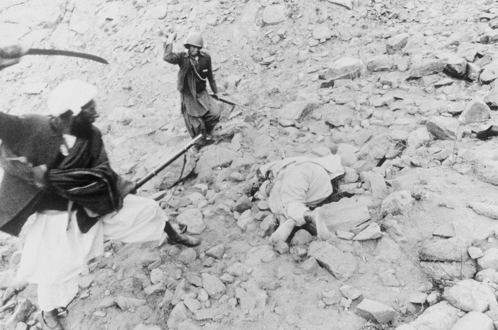 L'exécution d'un traître au cours de la guerre en Afghanistan, 1980
