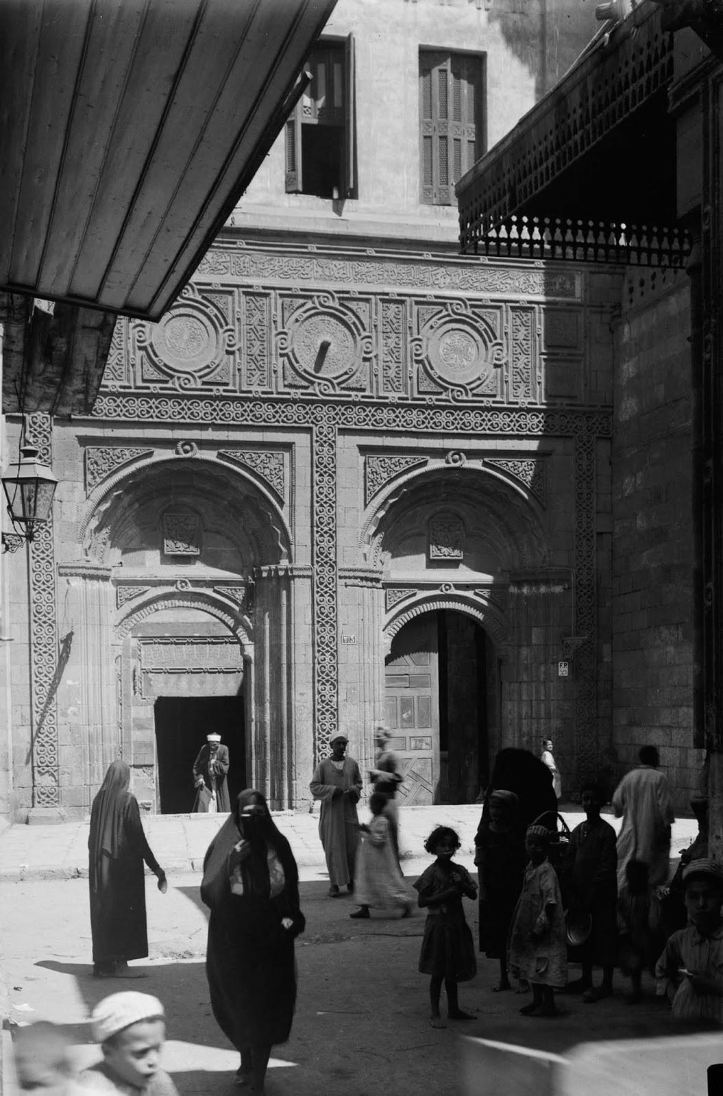 Les rues animées du Vieux Caire, 1900-1935
