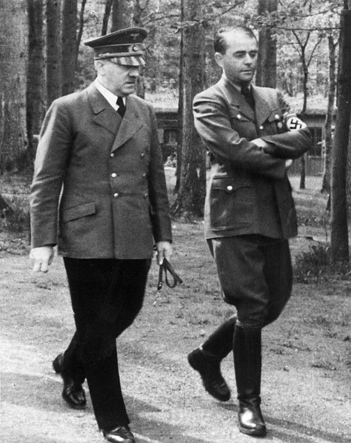 L'histoire d'Eva Braun: la vie et la mort avec le Führer, 1912-1945
