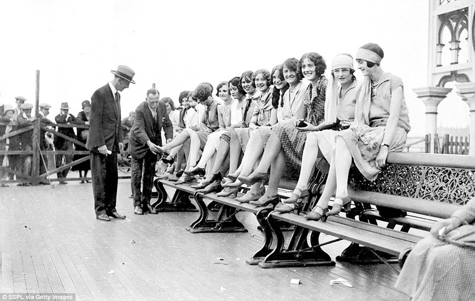 Quand les femmes étaient jugées sur l'attrait de leurs chevilles, 1930-1953
