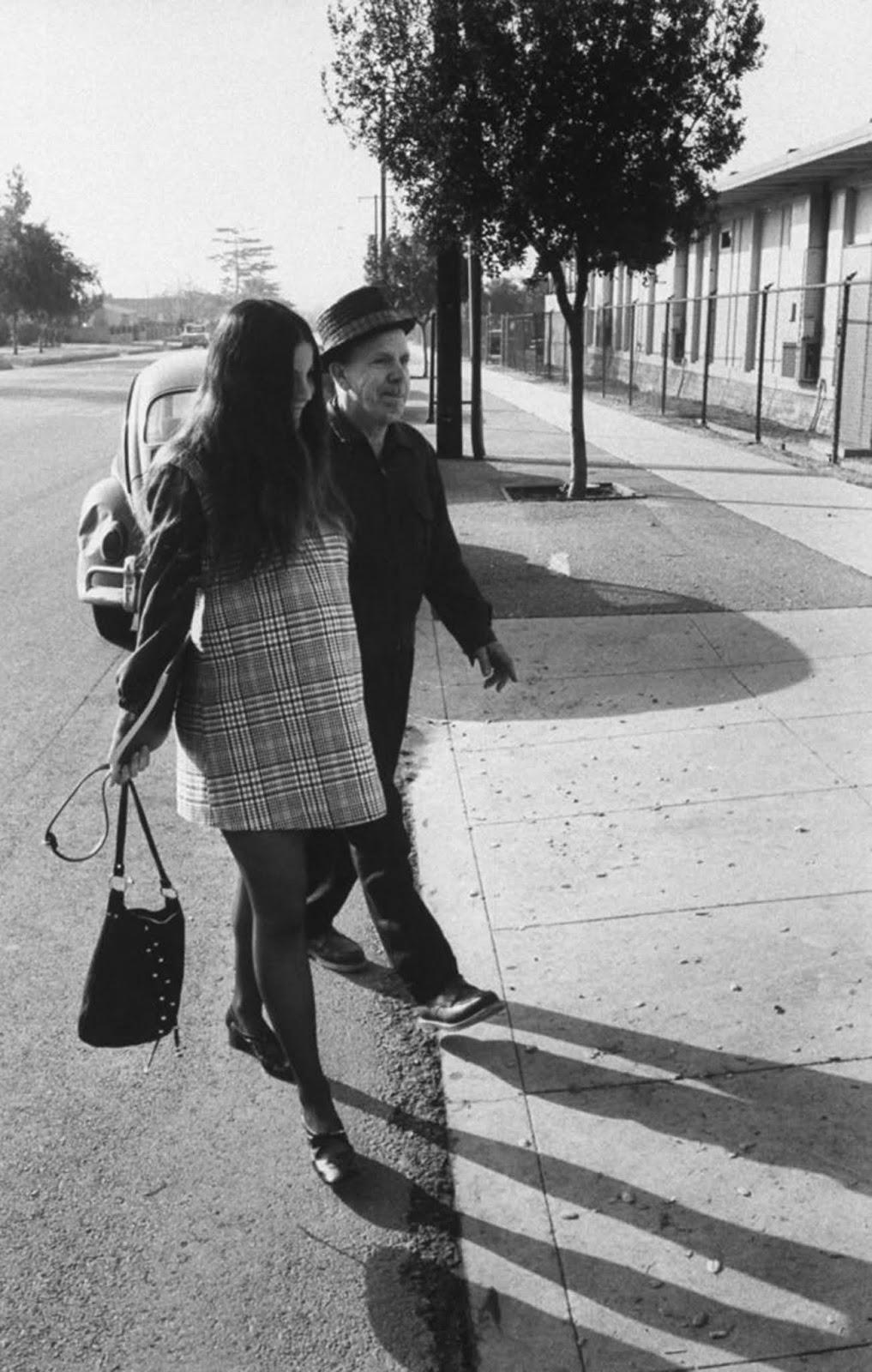 Lutte contre la grossesse chez les adolescentes dans un lycée d'une petite ville, 1971