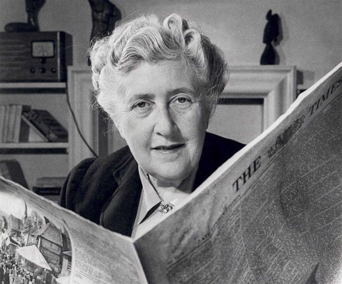 Meurtre par le livre: les brillantes couvertures d'Agatha Christie de Tom Adams