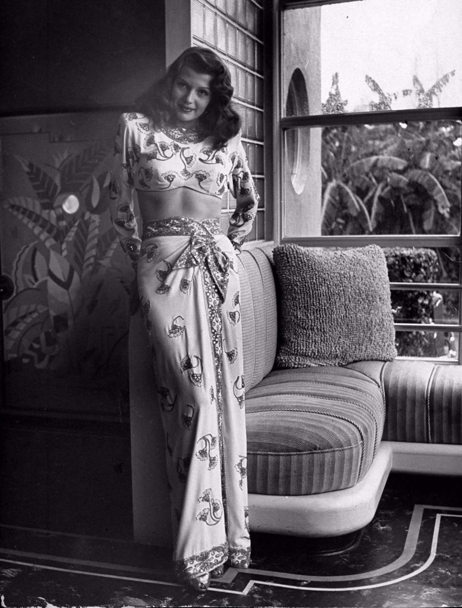 L'histoire derrière la photo de pin-up emblématique de Rita Hayworth, 1941