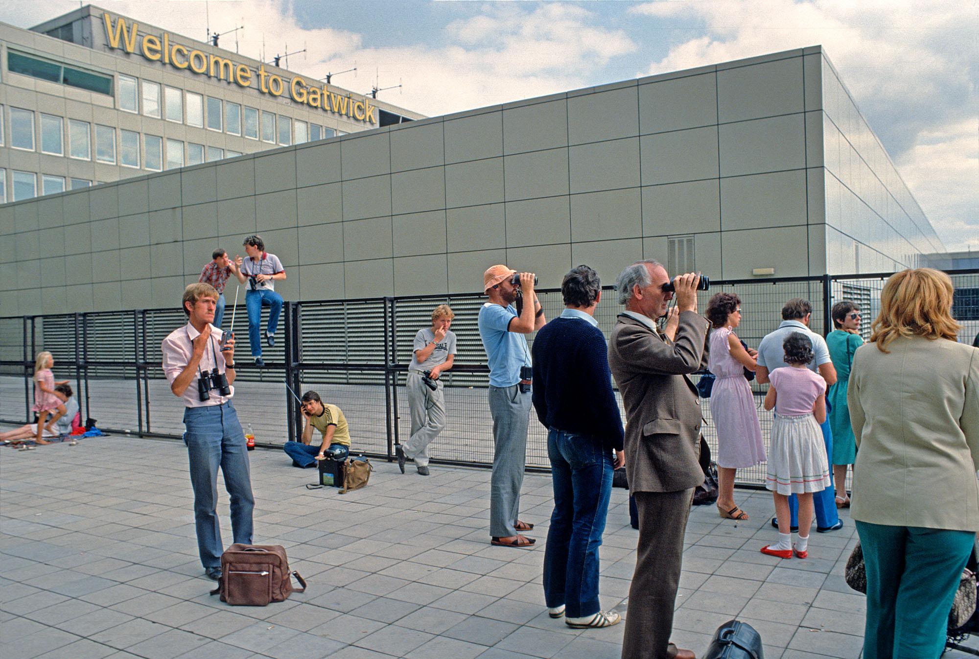 Spotters d'avion à l'aéroport de Gatwick - Londres, 1983
