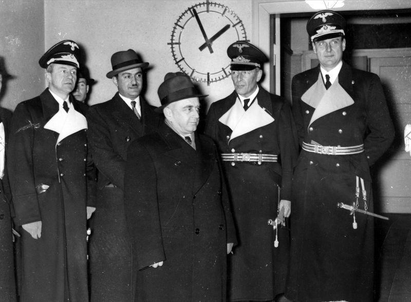 Des représentants du ministère allemand des Affaires étrangères rencontrent V.G. Dekanozov à Berlin. 27 novembre 1940