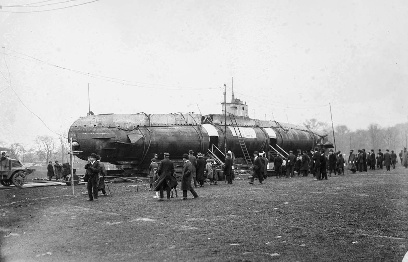 Quand un sous-marin allemand U-Boat et des chars se sont retrouvés dans Central Park à New York, 1917-1918