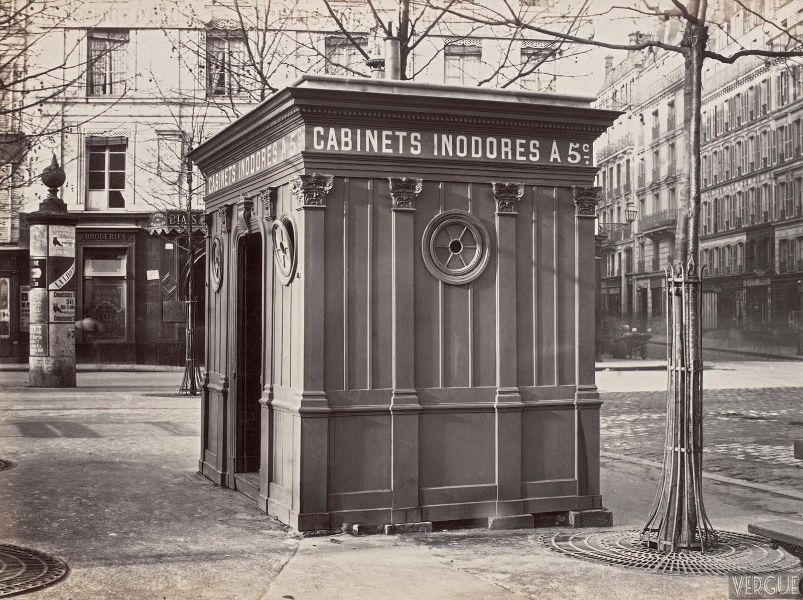 Pissoirs : Les urinoirs publics d'époque de Paris, 1865-1875